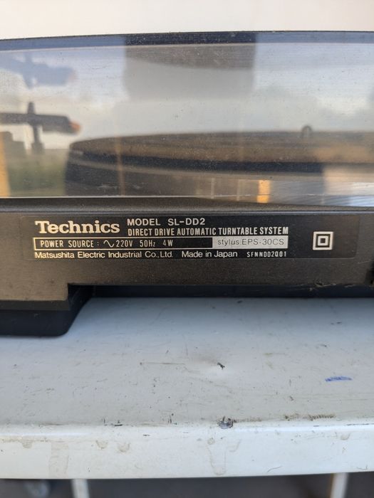Gira-discos Technics SL-DD2