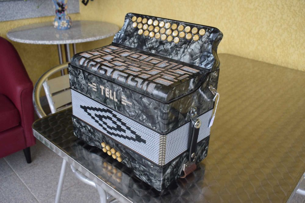 Concertina Tel 3 Voz. Fa# La# Re#