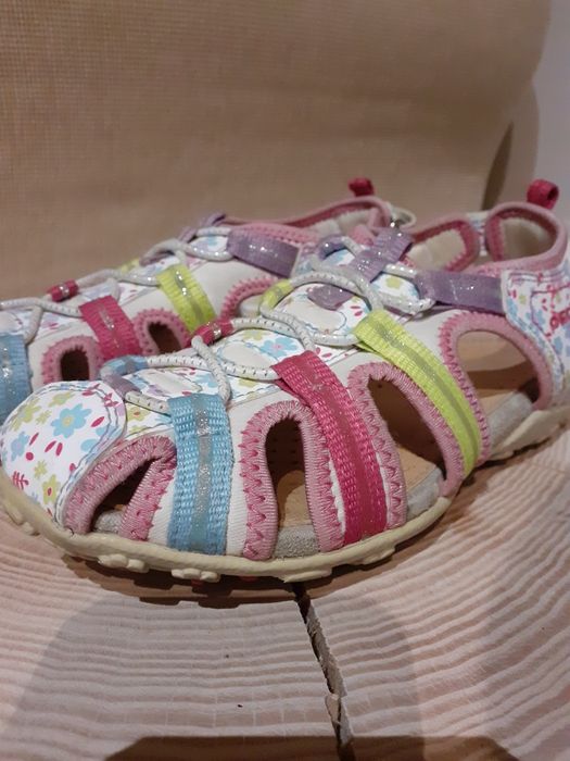 Sandały dziewczęce firmy GEOX rozmiar 33