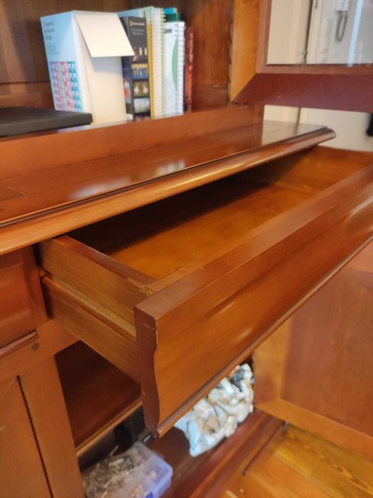 Louceiro/Armário de madeira como novo