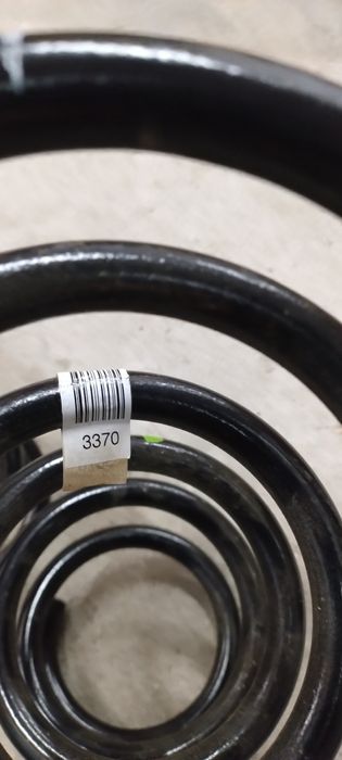 Sprężyny  tył peugeot rifter