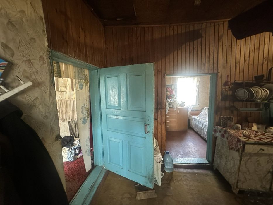 Будинок в селі із землею