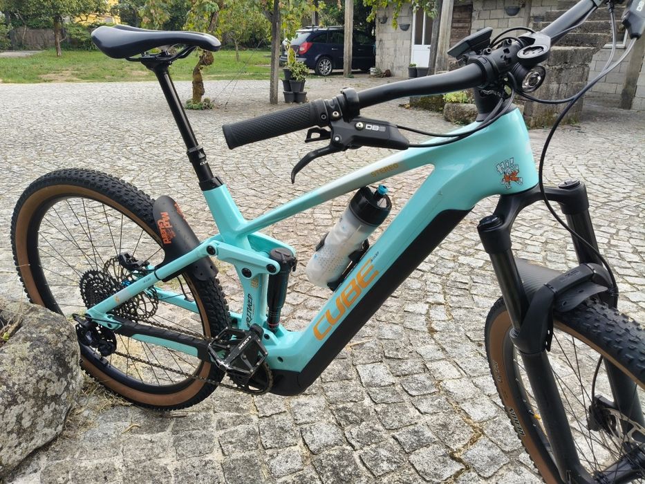 Cube stereo Race 750w