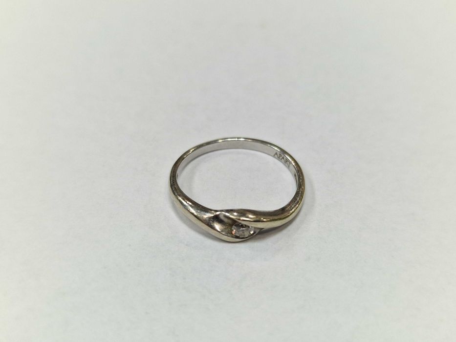 Złoty pierścionek damski/ 585/ 1.51 gram/ R11/ Apart/ DIA 0.07 CT