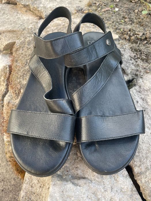 Шкіряні босоніжки