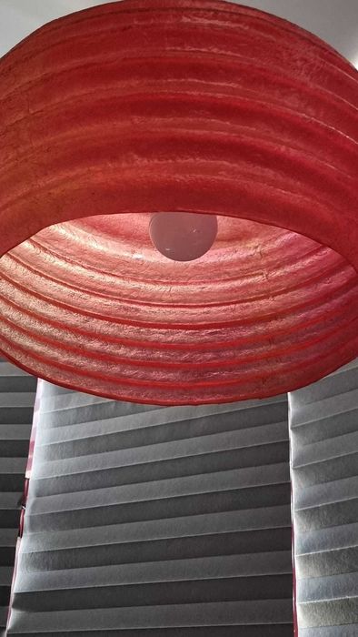 Candeeiro de Teto Cor-de-rosa em Bom Estado