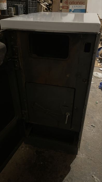 Буржуйка пічка твердопаливна піч з варильною поверхнею булерян