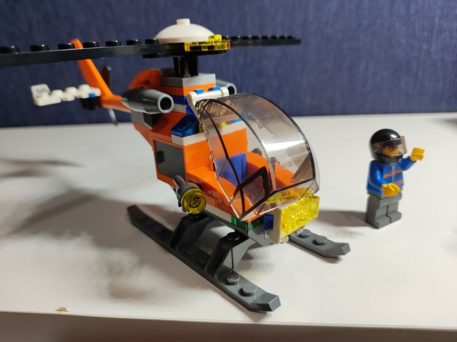 Lego City 7686 Laweta, helikopter, motor