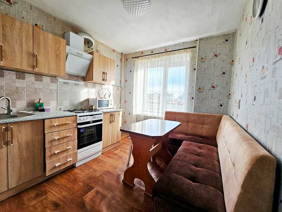 Продається не кутова 1-кімнатна "чешка" в спальному р-ні м.Стрий...