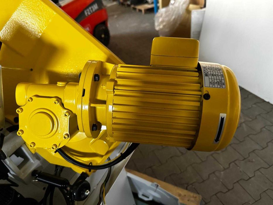 Piła taśmowa do metalu śr. 225 400V skrętne ramie