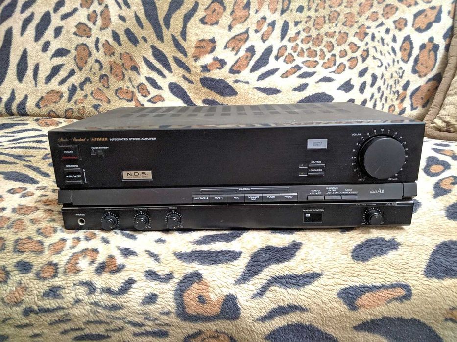 Інтегральний підсилювач звуку Fisher CA-905