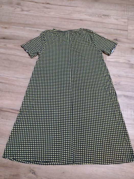 Czarno-żołta sukienka w kratkę r.L firmy Pull &Bear