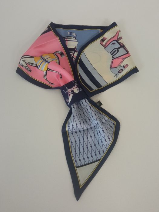 Apaszka/ krawatka/ wzór H