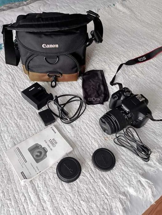 Máquina Canon 1300 D