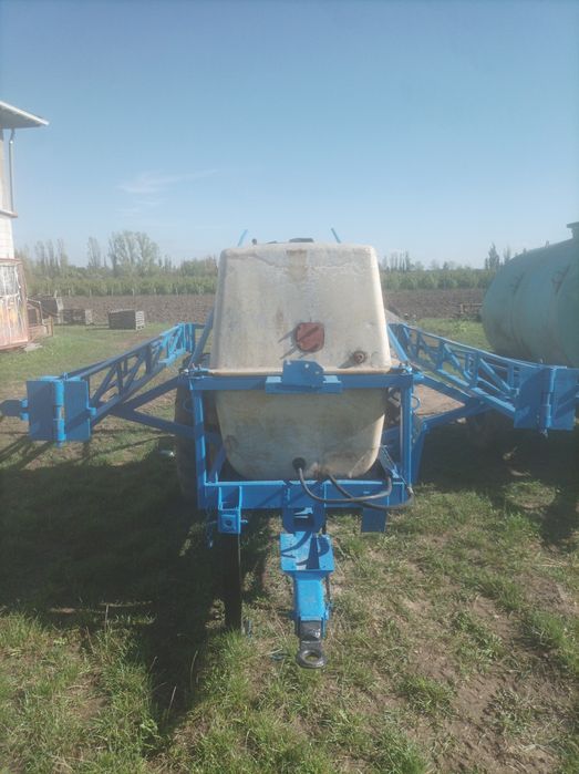 Продам оприскувач польовий оп 2000