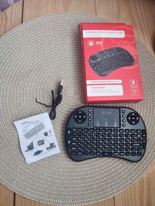 Клавіатура бездротова з тачпадом