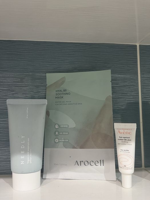 Needly Spf50, Arocell Hyal B5 Soothing Mask, Avene eye cream