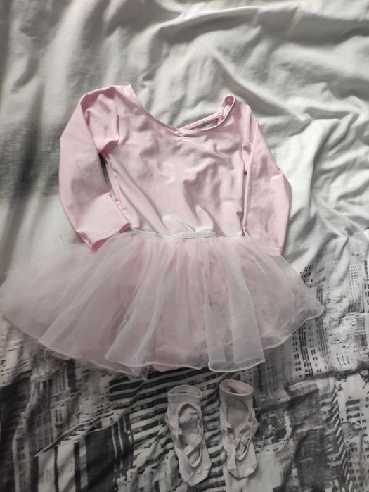 Strój baletowy hm 110 i baletki pudrowy róż