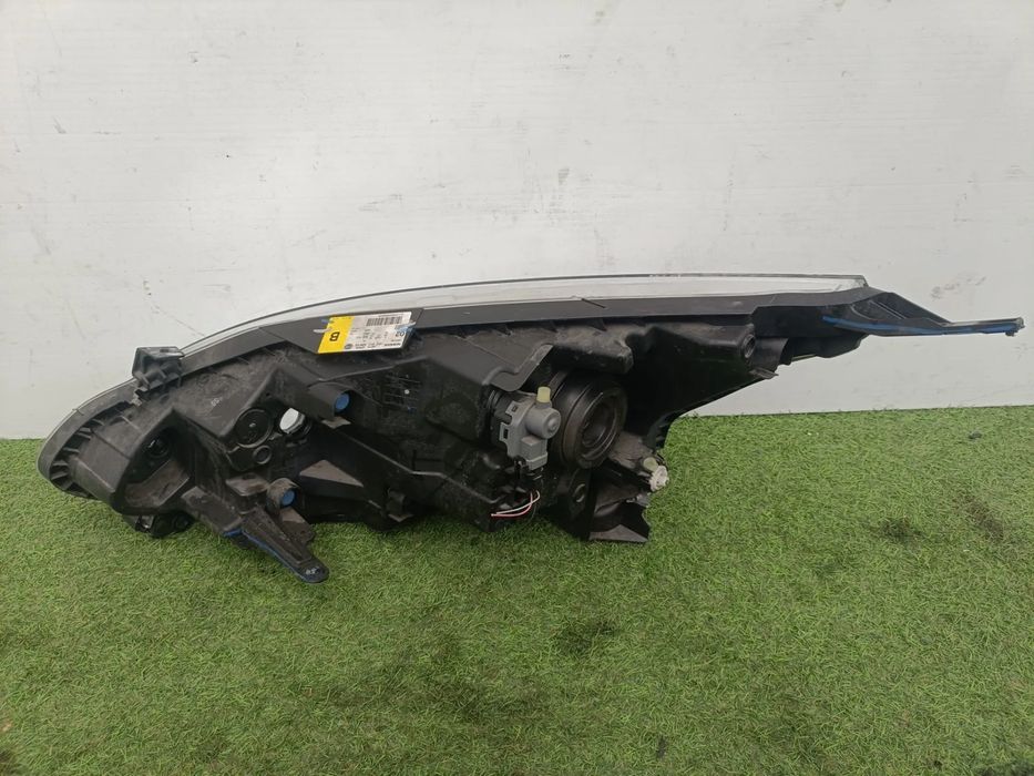 Ótica / farol direita NISSAN NV200/Evalia Combi (M20)