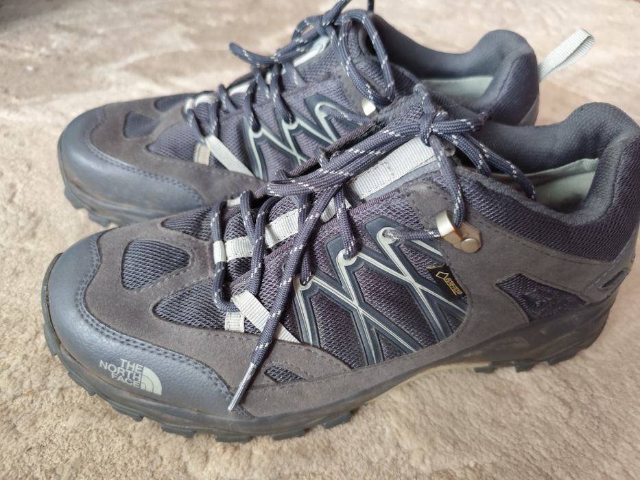 Трекінгові кросівки The North Face Gore-Tex.
Стан