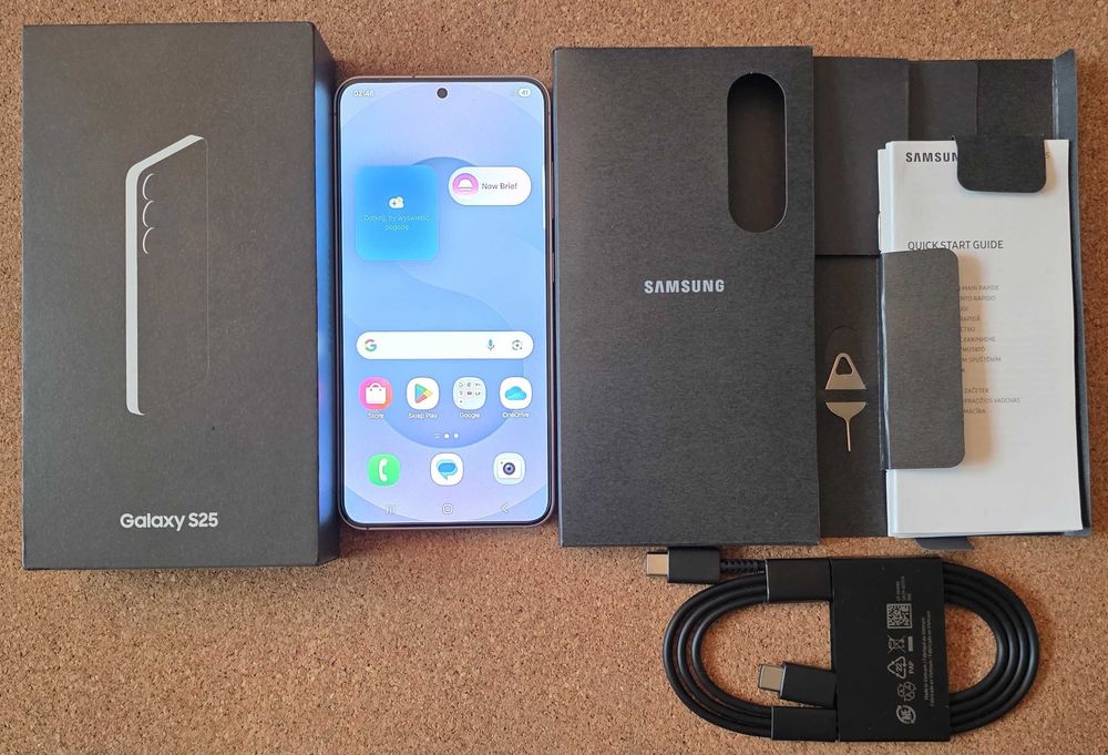 Samsung Galaxy S25 SM-S931 B/DS 12GB/128GB Srebrny Nowy Gwarancja