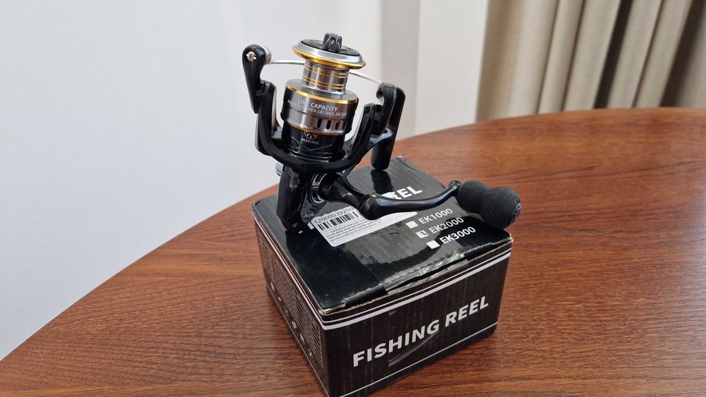 Kołowrotek wędkarski spinning feeder