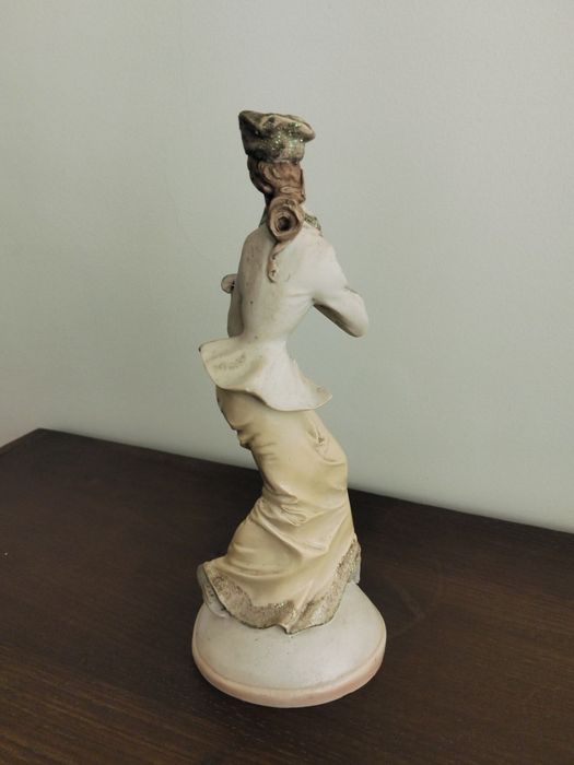 Estatueta/ Figura decorativa Dama Vitoriana