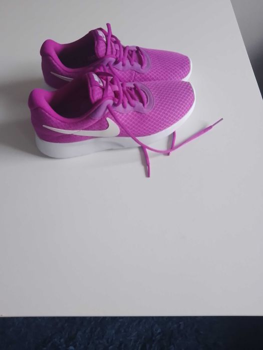 Buty damskie do biegania