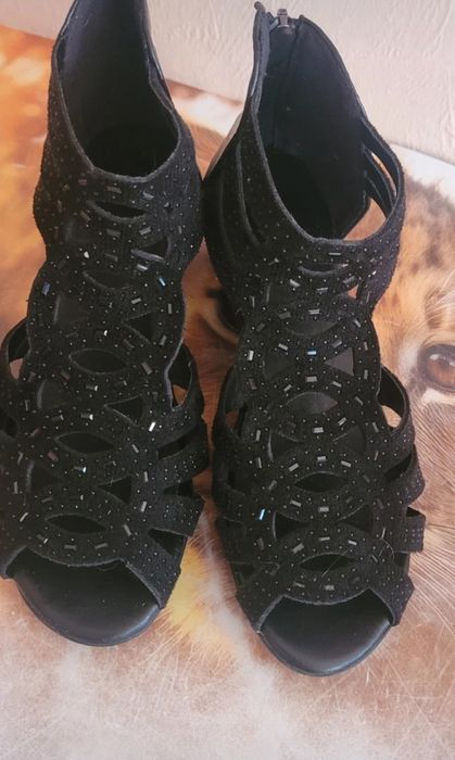 Buty sandały na koturnie