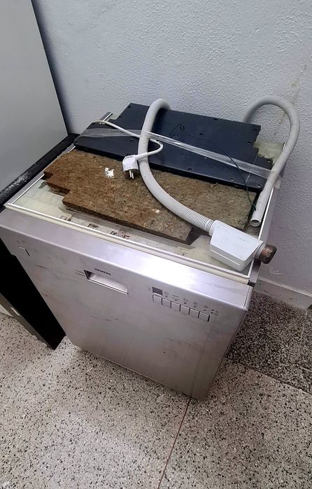 Máquina de levar loiça Siems com aquastop