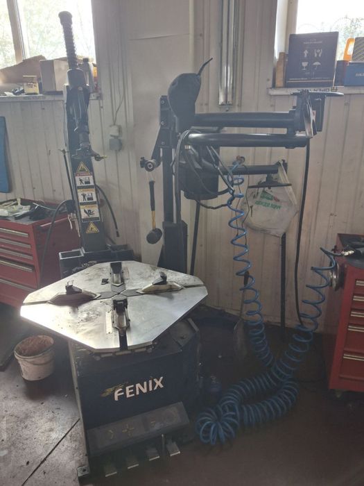 Шиномонтажний верстат Fenix з третьою рукою