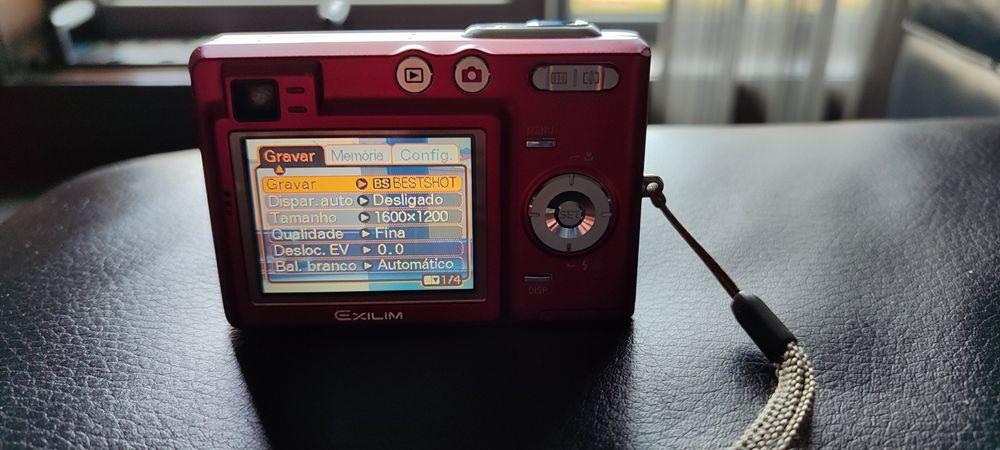 Máquina fotográfica Casio Exlim
