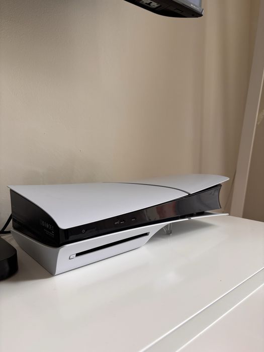 Playstation 5 com dois comandos