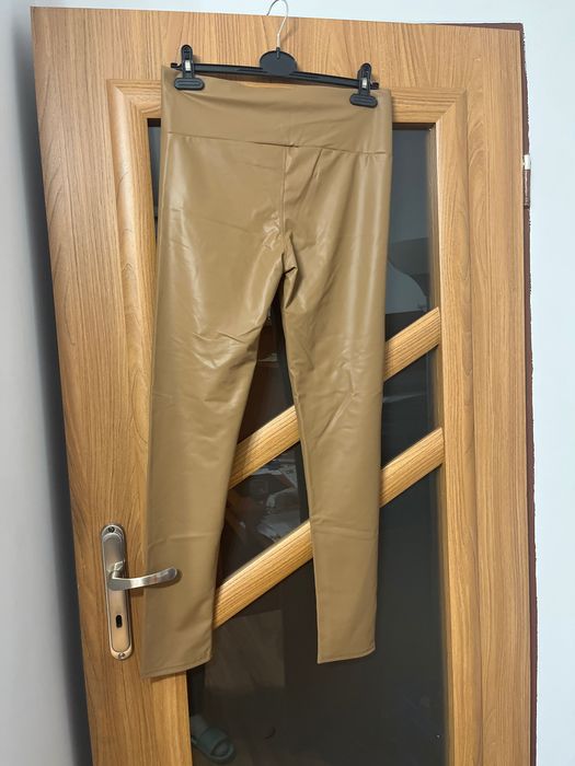 Damskie leginsy eko skóra