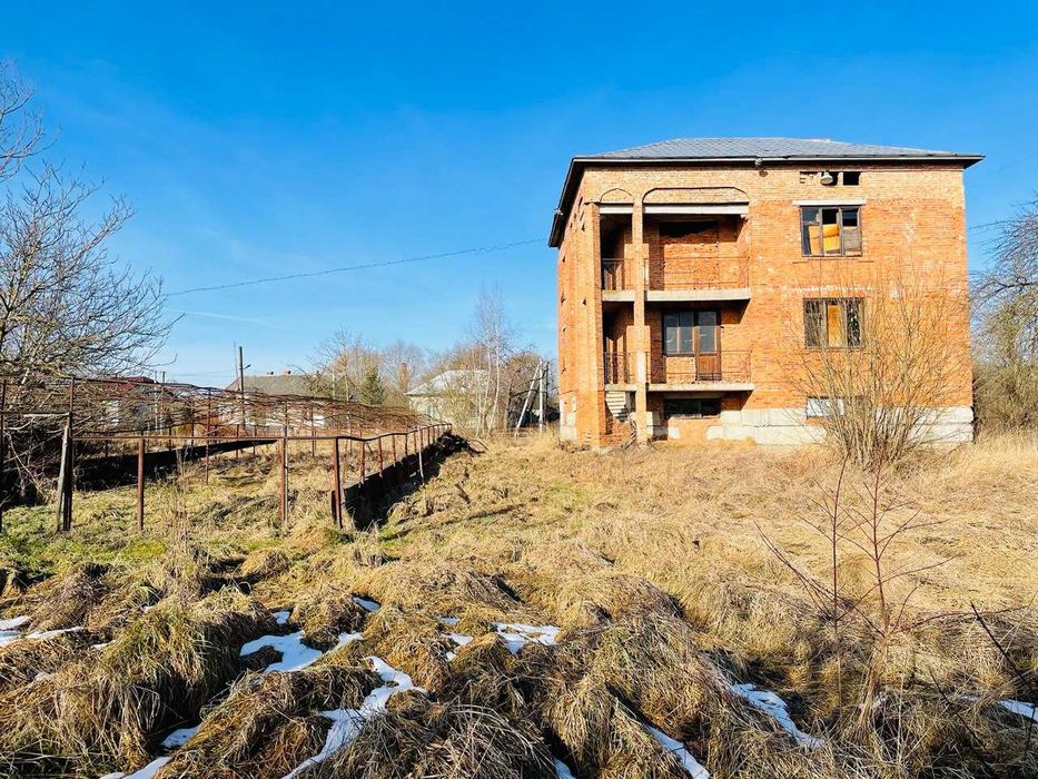 Недобудова 70% готовності, 576 м², с. Раневичі, 23 сотки, Дрогобич 1хв