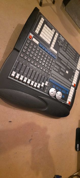 Avolites Azure 2004 Shadow - Mesa Luzes Profissional DMX64551667323011121