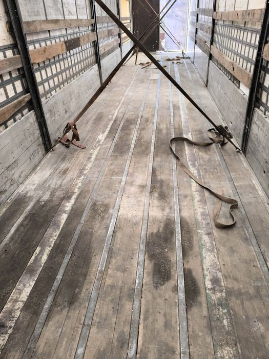 Напівпричеп борт штора Fruehauf