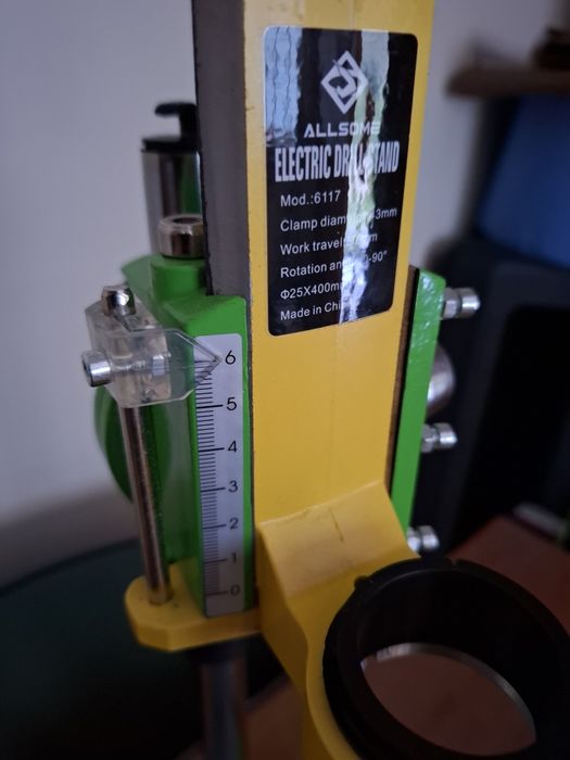 Coluna para berbequim. Como nova.