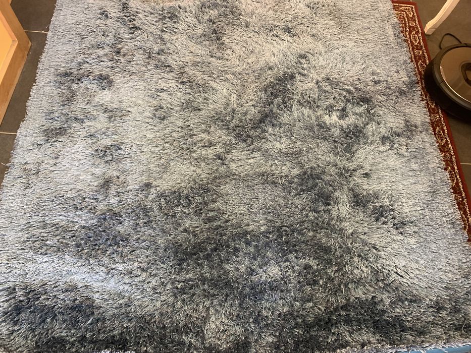 tapete GRANDE TAM 1,35 x 1,90 pelo longo (  1 ano uso, no quarto)