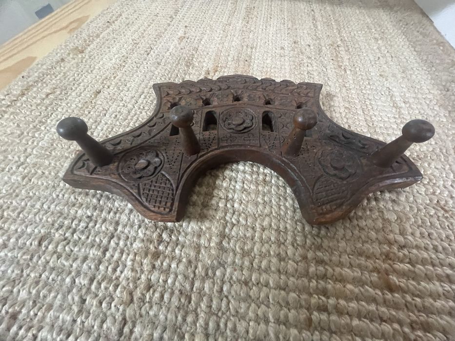 Cabideiro de madeira