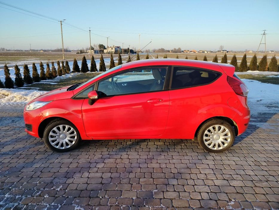 Ford fiesta benzyna 16 r bardzo ładna !!!