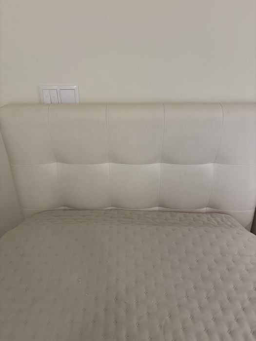 Cama de solteiro com estrado elevatorio