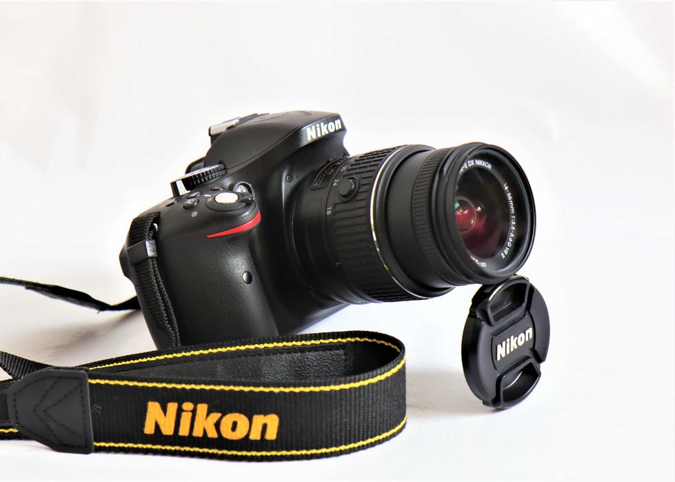 Nikon D5200 com lente Nikon 18-55mm máquina fotográfica digital reflex