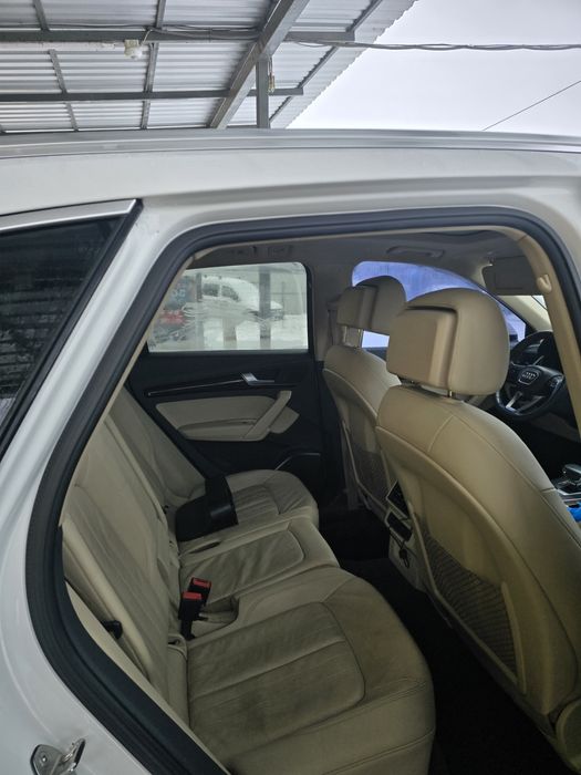 Продам Audi Q5 2.0