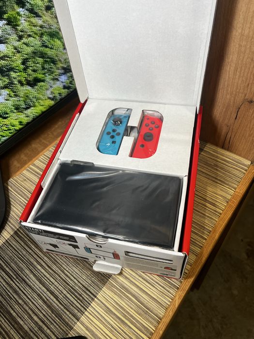 Konsola Nintendo Switch Oled Red & Blue 64 GB. Nowa