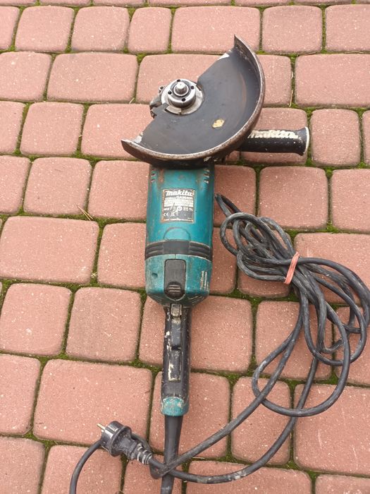 Szlifierka kątowa Makita GA9040R wolny rozruch