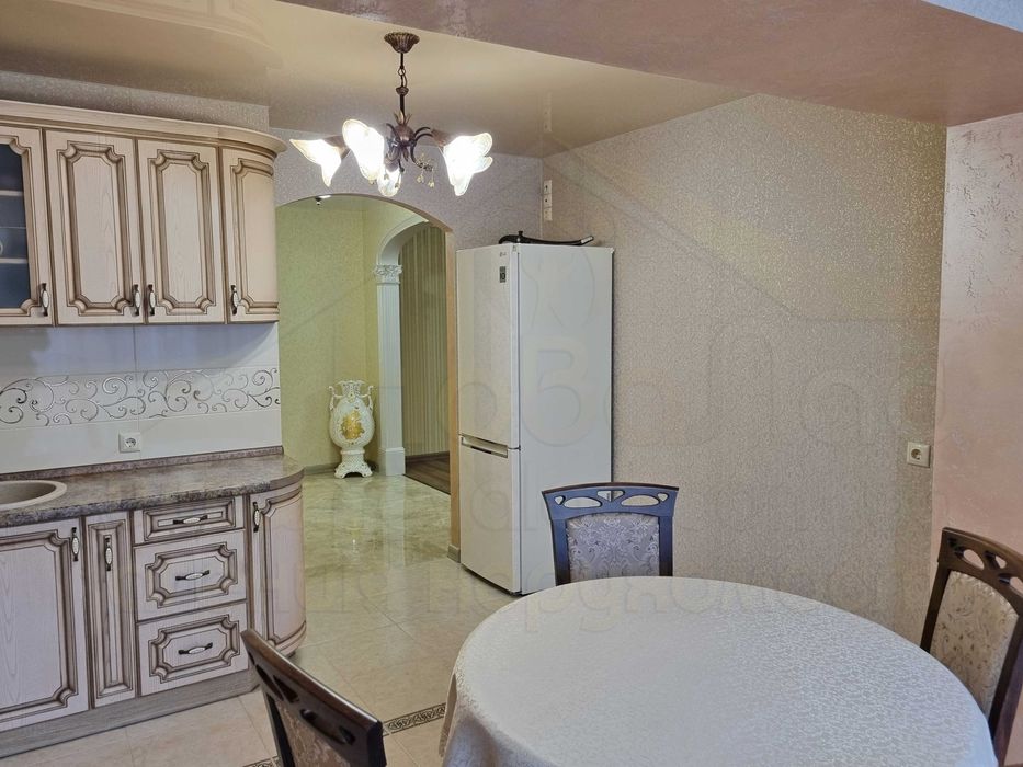 2 кімнатна квартира 77м2 в новобудові з ремонтом в районі Політеху