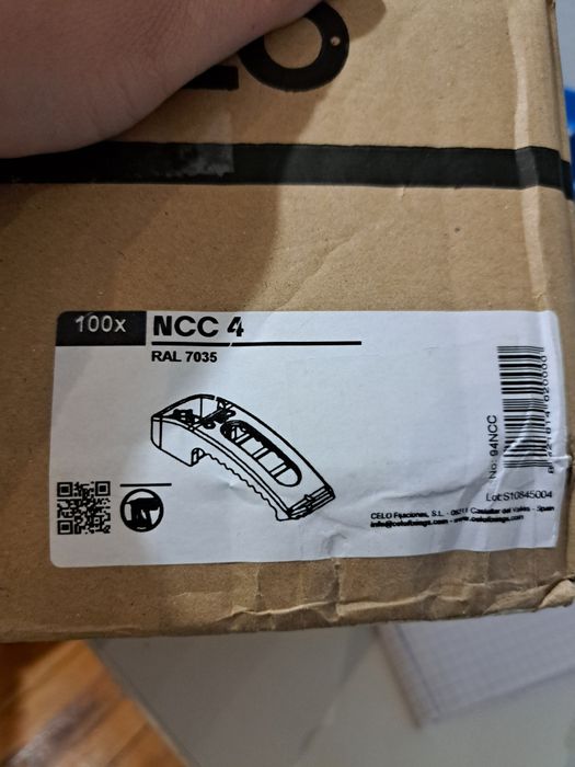 Uchwyt kablowy NCC4  140 sztuk