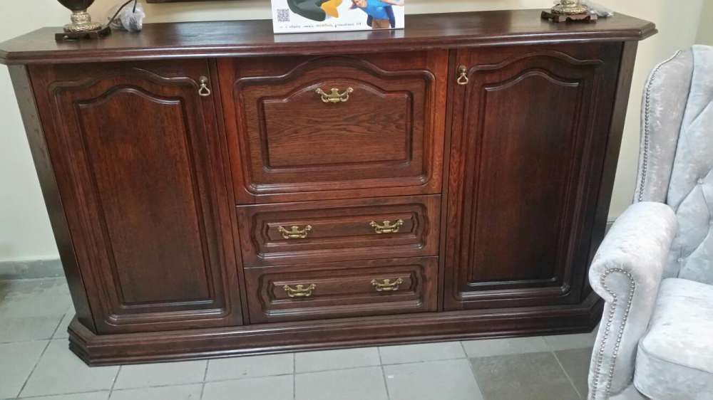 Witryny i komody dębowe