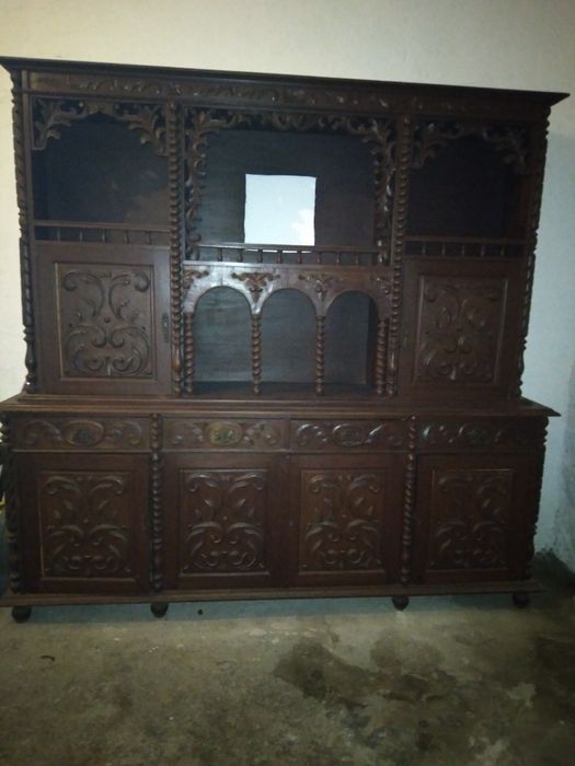 Móvel antigo de sala para TV